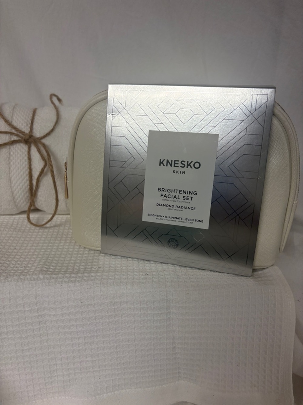 Knesko | Brightening Facial Set | New